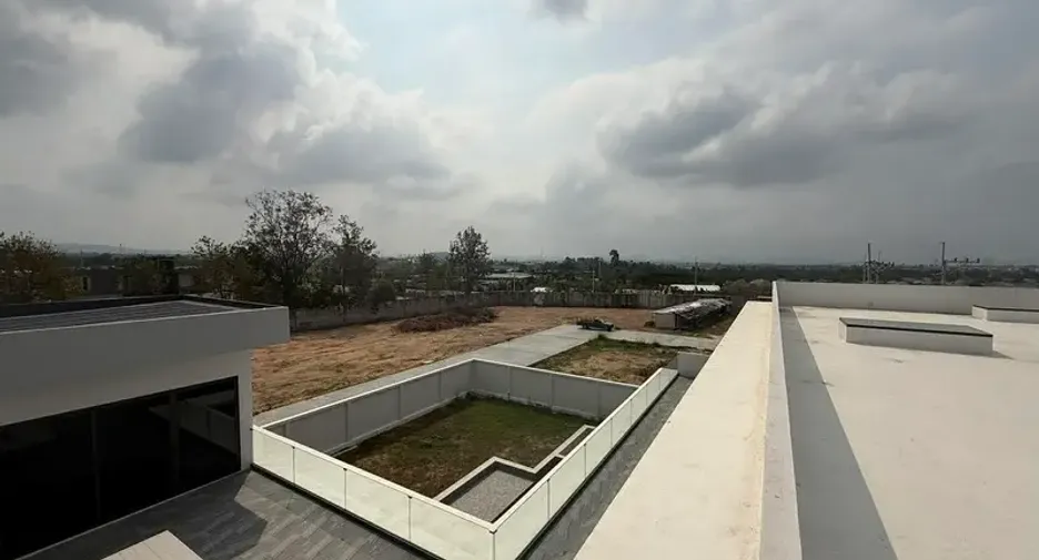 For sale 7 bedrooms villa in East Pattaya, Pattaya