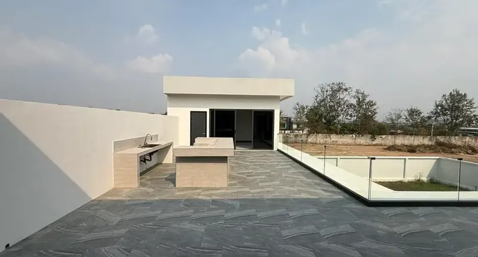 For sale 7 bedrooms villa in East Pattaya, Pattaya