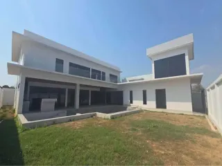 Villa en venta de 7 habitaciones en Bang Lamung, Chonburi
