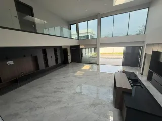 Villa en venta de 7 habitaciones en Bang Lamung, Chonburi