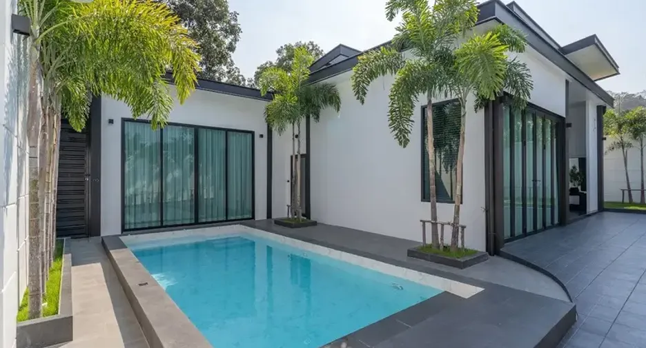 For sale 4 bedrooms villa in East Pattaya, Pattaya