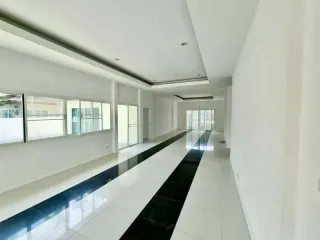 For sale 3 bedrooms villa in Bang Lamung, Chonburi