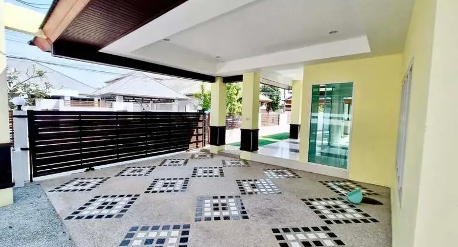 For sale 3 bedrooms villa in Huay Yai, Pattaya