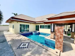 For sale 3 bedrooms villa in Bang Lamung, Chonburi