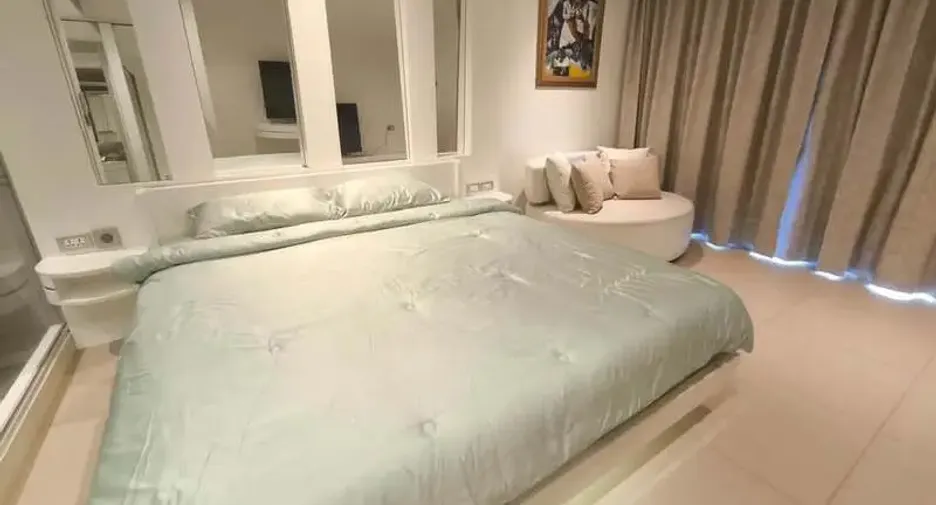For rent studio condo in Pratumnak, Pattaya