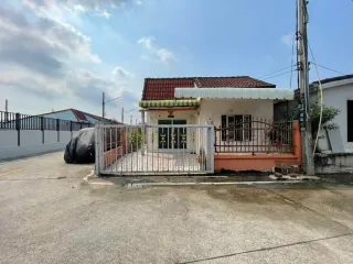 For sale 2 ベッドルーム villa in Bang Lamung, Chonburi