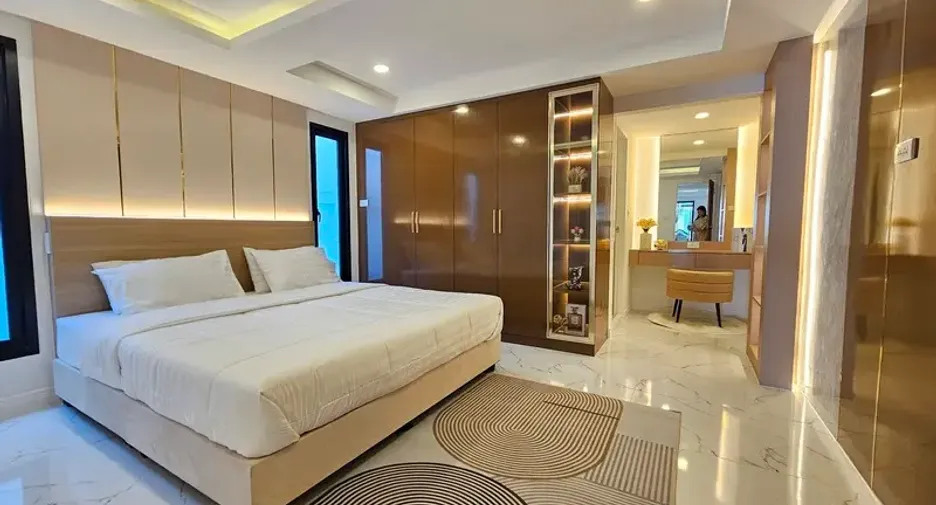 For sale 5 bedrooms villa in South Pattaya, Pattaya