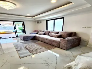 For sale 5 bedrooms villa in Bang Lamung, Chonburi