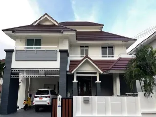 For sale 5 ベッドルーム villa in Bang Lamung, Chonburi