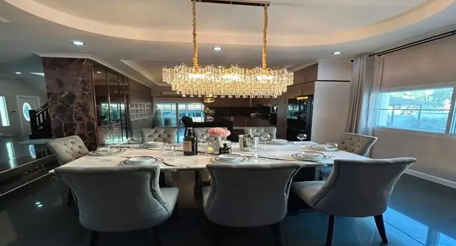 À vendre 5 chambres villa à Bang Lamung, Chonburi
