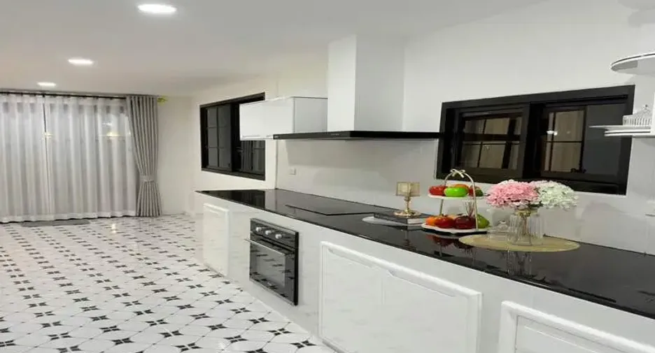 For sale 3 bedrooms villa in South Pattaya, Pattaya