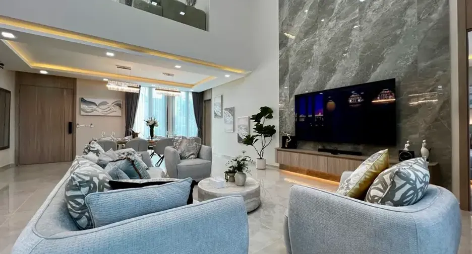 For sale 5 bedrooms villa in East Pattaya, Pattaya