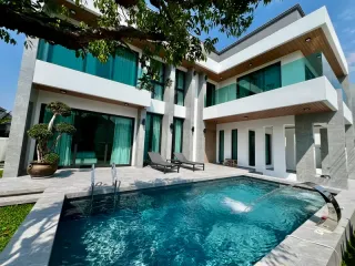 For sale 5 ベッドルーム villa in Bang Lamung, Chonburi