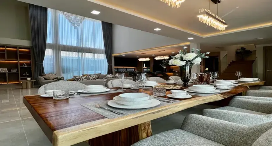 For sale 5 bedrooms villa in East Pattaya, Pattaya
