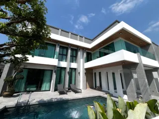 For sale 5 ベッドルーム villa in Bang Lamung, Chonburi