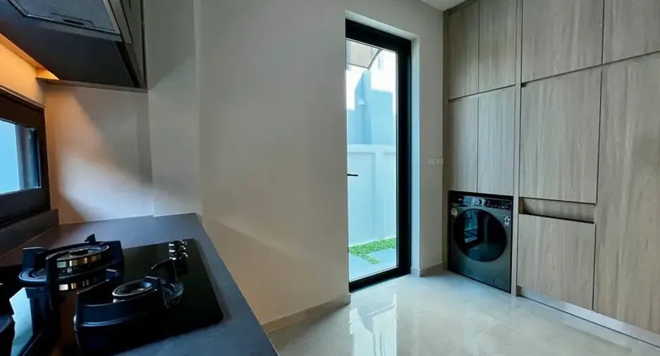 For sale 5 bedrooms villa in East Pattaya, Pattaya