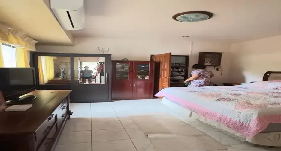 For sale 4 bedrooms villa in East Pattaya, Pattaya