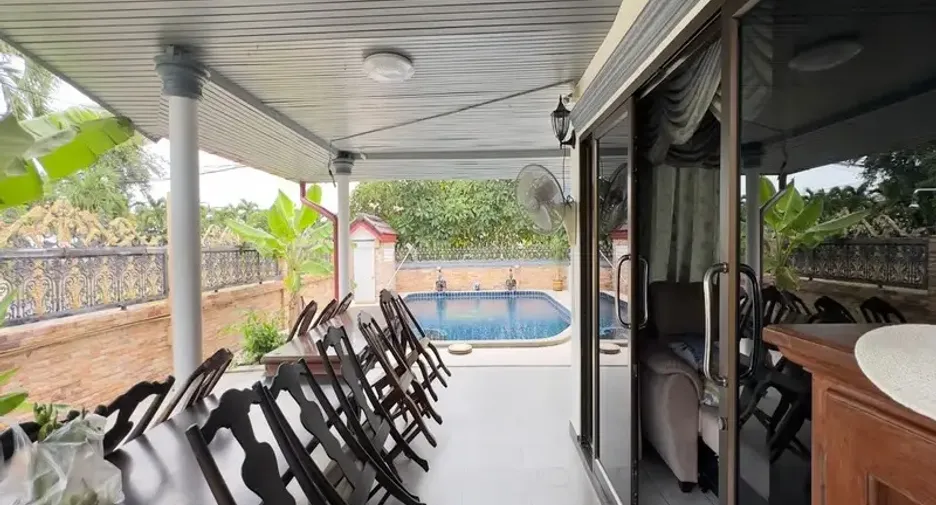 For sale 4 bedrooms villa in East Pattaya, Pattaya