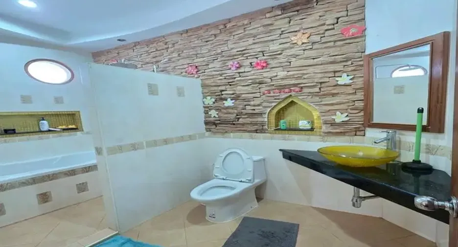 For sale 3 bedrooms villa in Jomtien, Pattaya