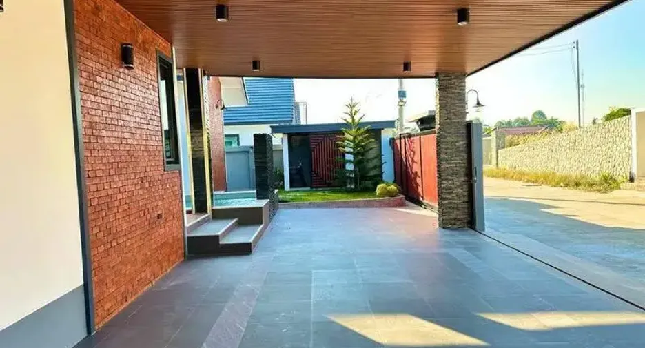 For sale 3 bedrooms villa in Bang Lamung, Chonburi