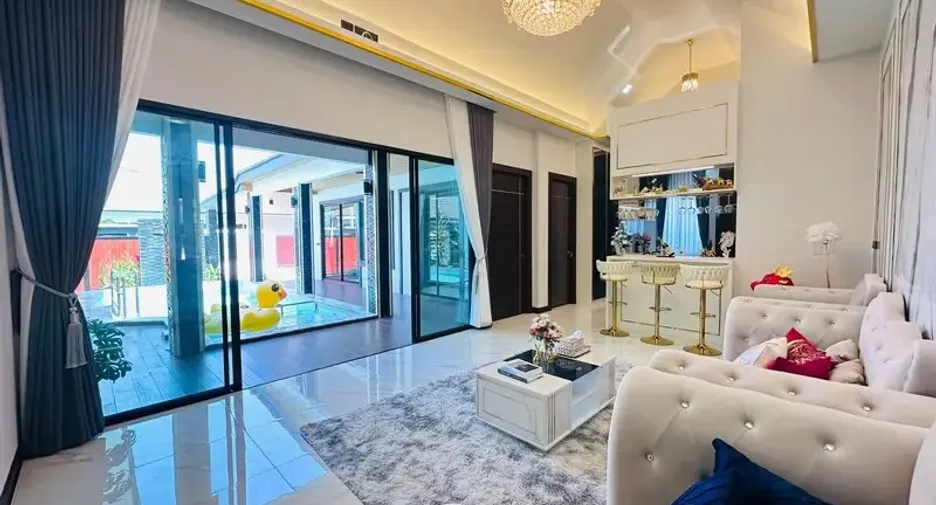 For sale 3 bedrooms villa in Bang Lamung, Chonburi
