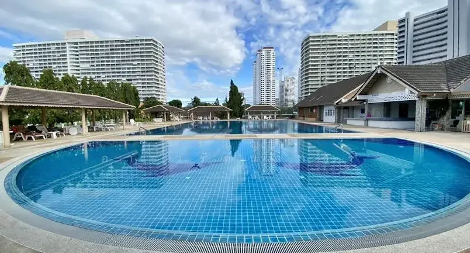 For sale 2 ベッドルーム condo in Pratumnak, Pattaya