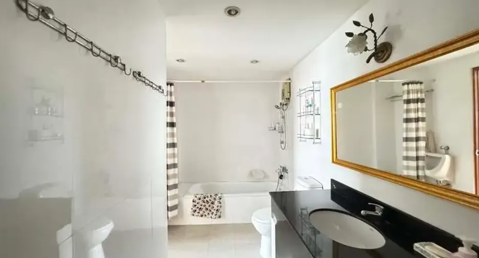 For sale 2 ベッドルーム condo in Pratumnak, Pattaya