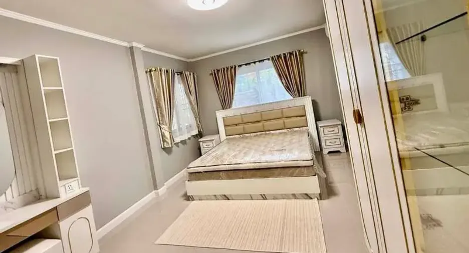For sale 4 bedrooms villa in East Pattaya, Pattaya