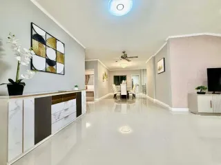 For sale 4 bedrooms villa in Bang Lamung, Chonburi