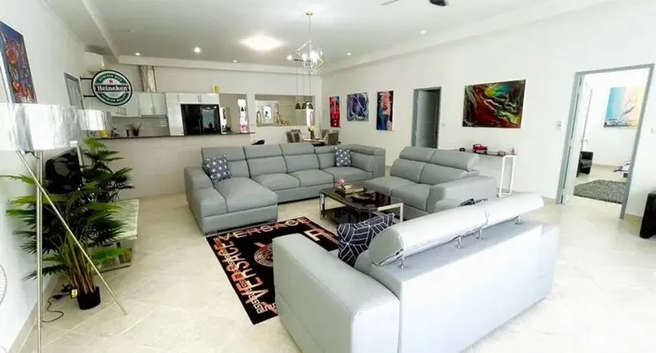 For sale 10 bedrooms villa in Pratumnak, Pattaya