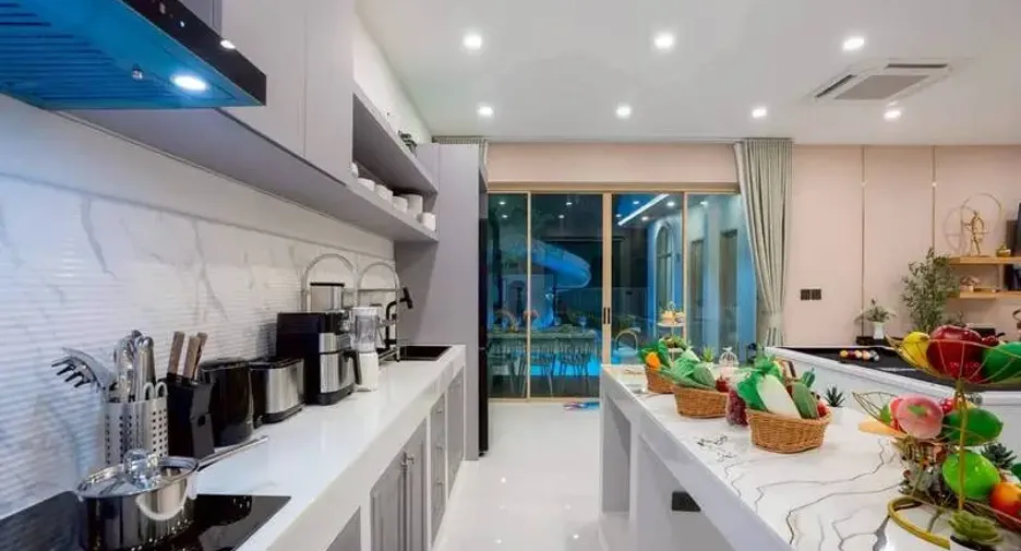 For sale 5 bedrooms villa in Jomtien, Pattaya