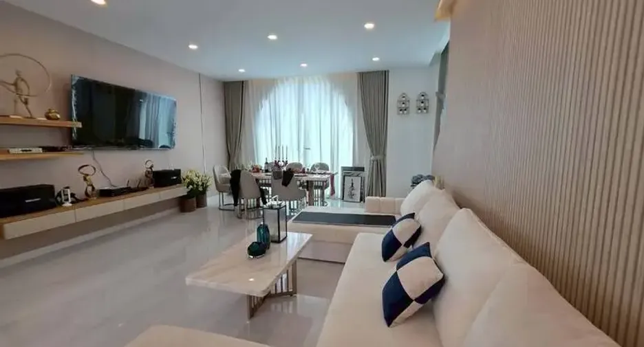 For sale 5 bedrooms villa in Jomtien, Pattaya