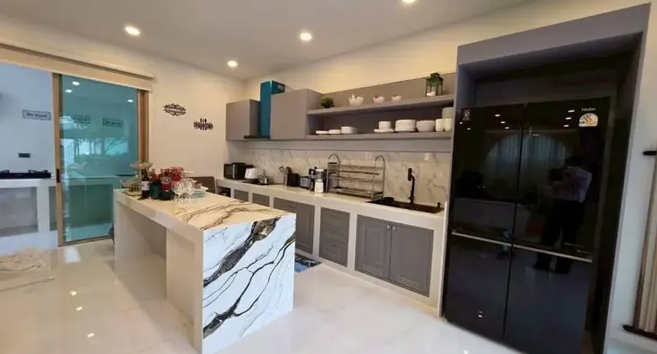 For sale 5 bedrooms villa in Jomtien, Pattaya