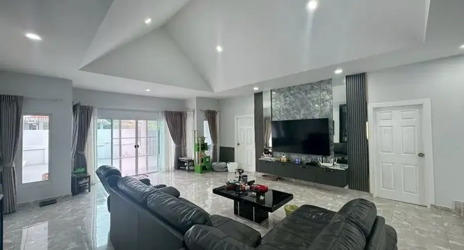 For sale 4 ベッドルーム villa in East Pattaya, Pattaya