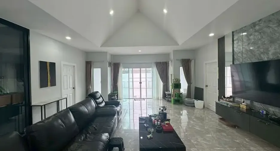 For sale 4 ベッドルーム villa in East Pattaya, Pattaya