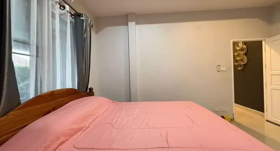 For sale 3 bedrooms villa in Jomtien, Pattaya