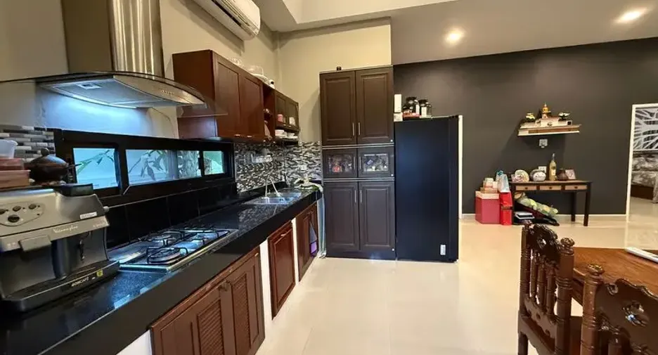 For sale 3 bedrooms villa in Jomtien, Pattaya