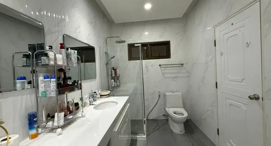 For sale 3 bedrooms villa in Jomtien, Pattaya
