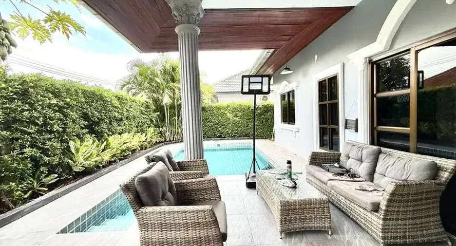 For sale 3 bedrooms villa in Jomtien, Pattaya
