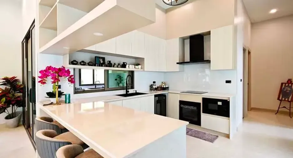 For sale 4 bedrooms villa in East Pattaya, Pattaya