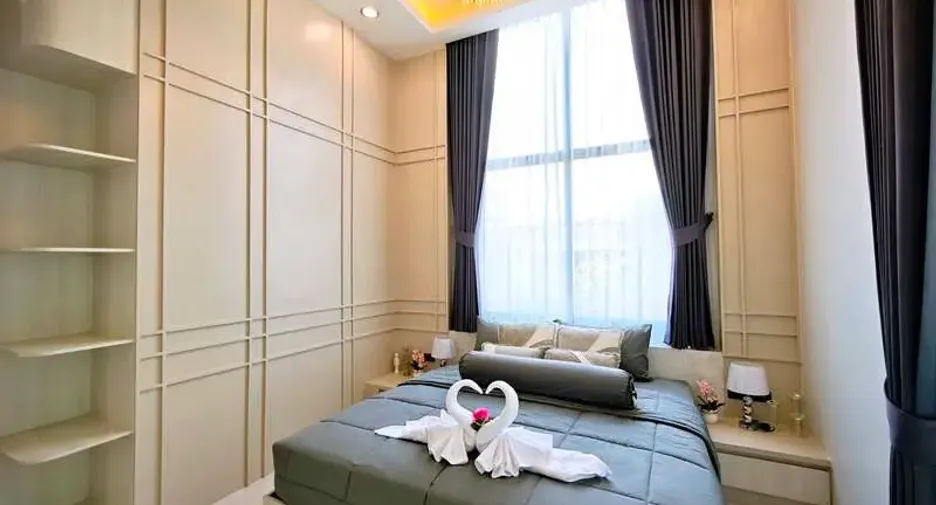 For sale 4 bedrooms villa in East Pattaya, Pattaya