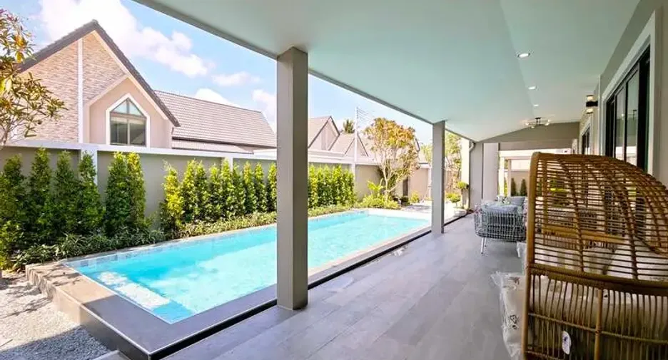 For sale 4 bedrooms villa in East Pattaya, Pattaya