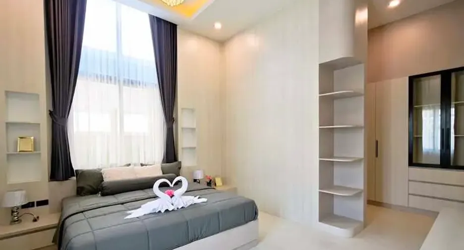 For sale 4 bedrooms villa in East Pattaya, Pattaya