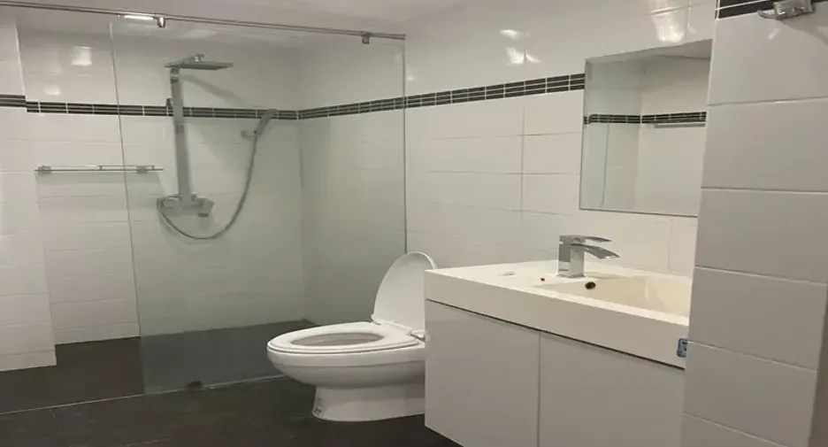 For rent 2 bedrooms condo in Pratumnak, Pattaya