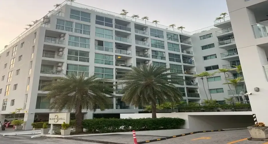 For rent 2 bedrooms condo in Pratumnak, Pattaya