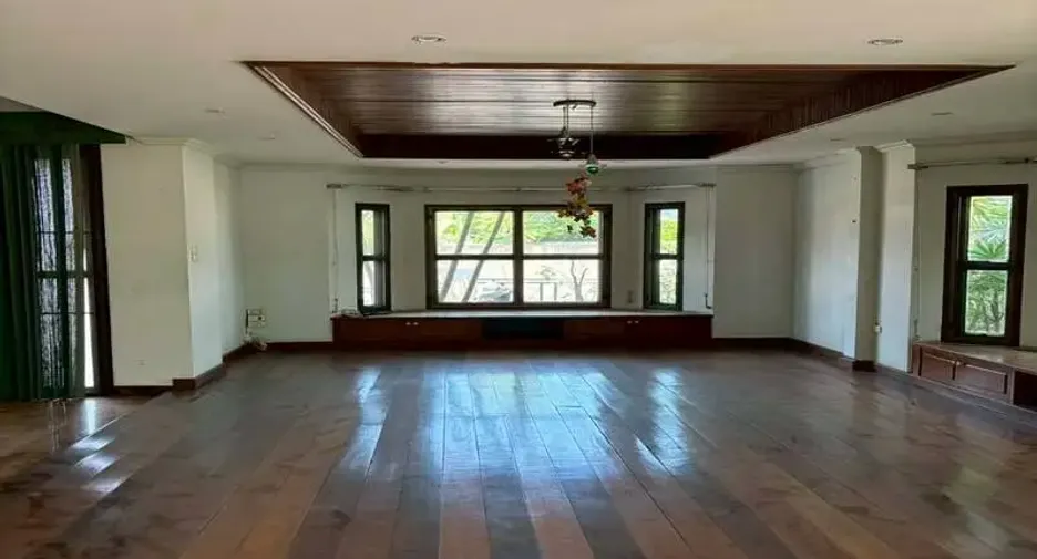 For rent 3 bedrooms villa in Bang Lamung, Chonburi