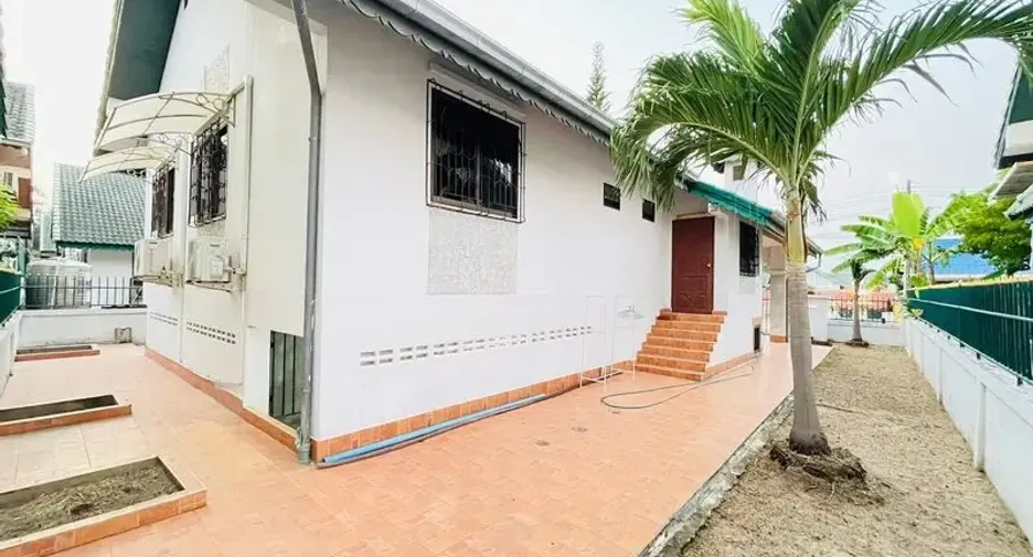 For sale 2 bedrooms villa in East Pattaya, Pattaya