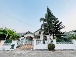 For sale 2 ベッドルーム villa in Bang Lamung, Chonburi