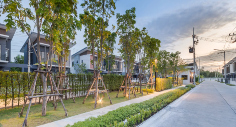 For sale 4 bedrooms villa in East Pattaya, Pattaya