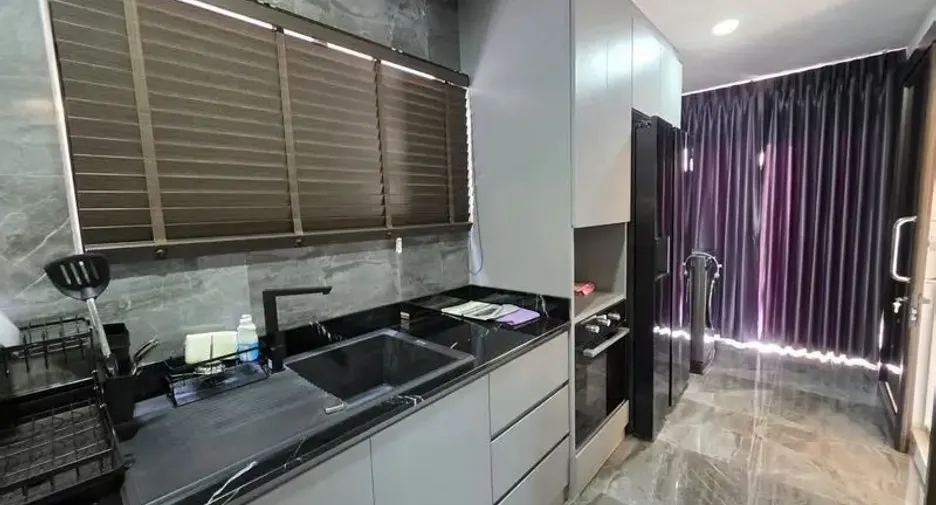 For sale 4 bedrooms villa in East Pattaya, Pattaya